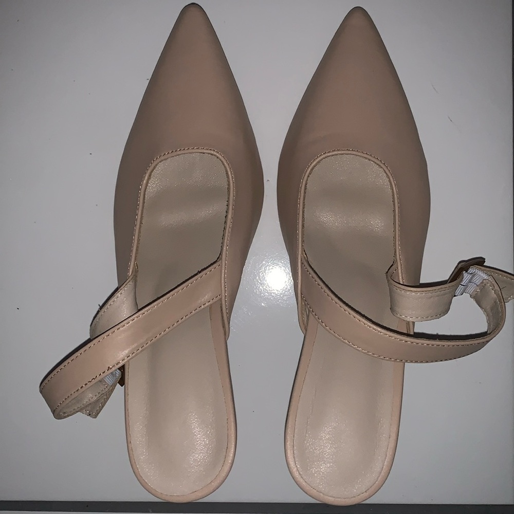 Heel shoes